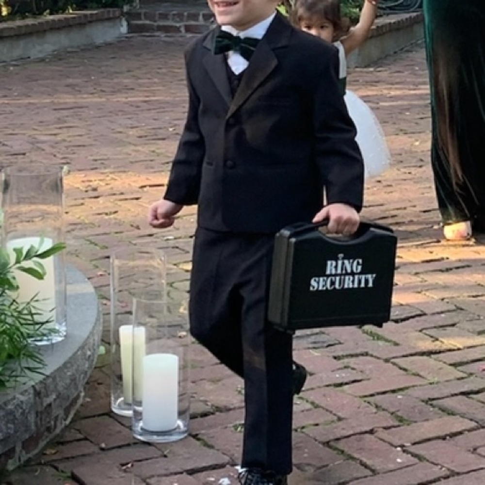 Boys tux size 4 in black